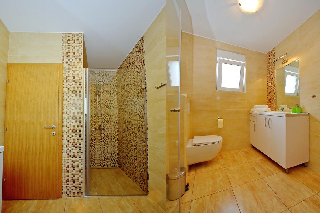 Luxury Apartments Sikiric With Fantastic View On The Sea Bibinje Εξωτερικό φωτογραφία